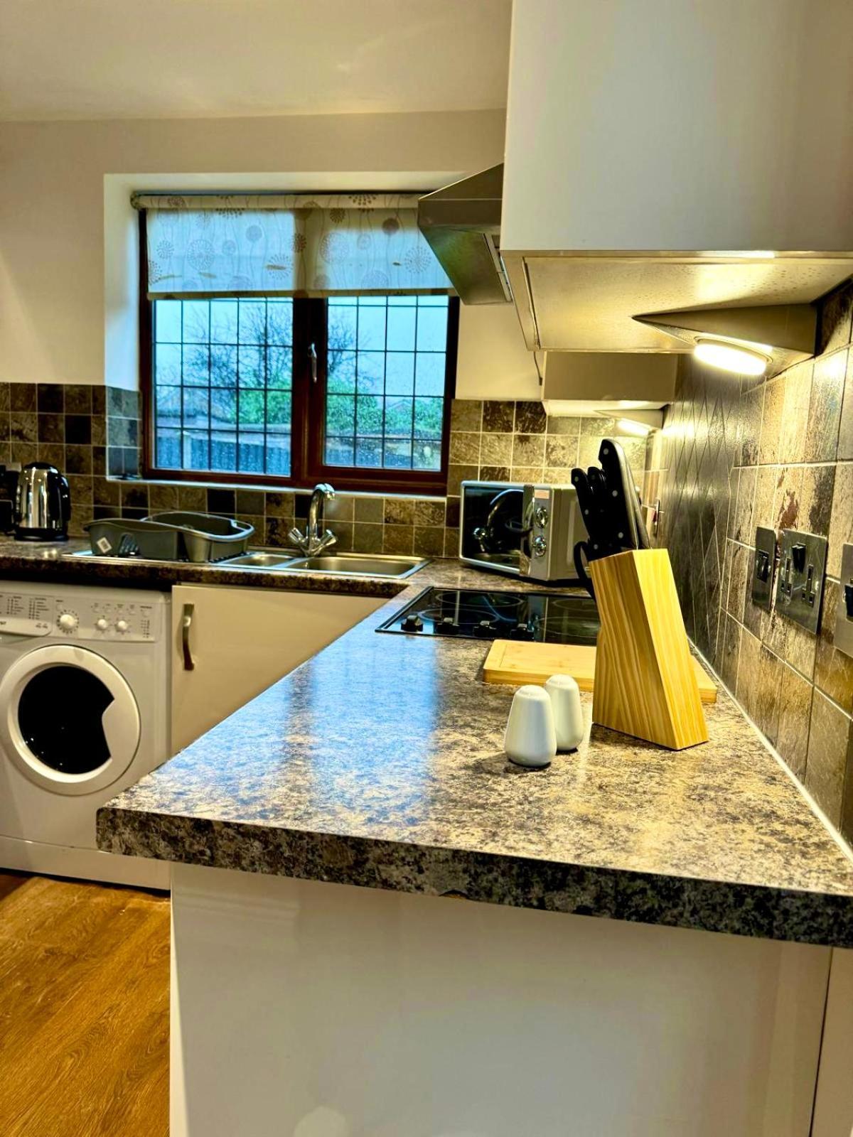 3Br House Ossett-Wakefield, Free Parking 3 Cars Wi Fi Long Stays Екстер'єр фото
