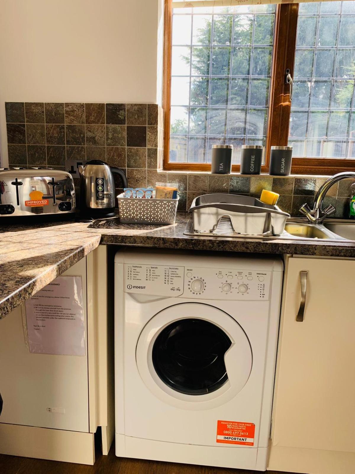 3Br House Ossett-Wakefield, Free Parking 3 Cars Wi Fi Long Stays Екстер'єр фото